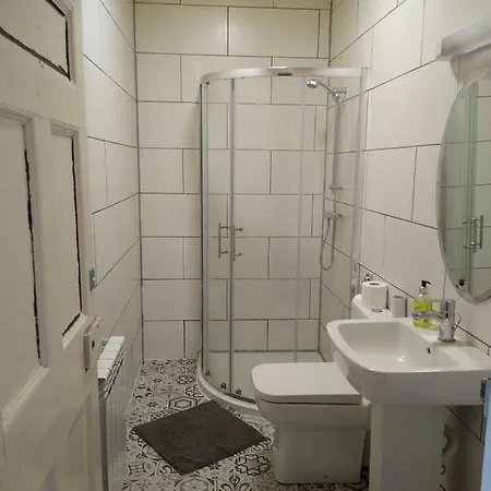 Lazy Cow Hostel *